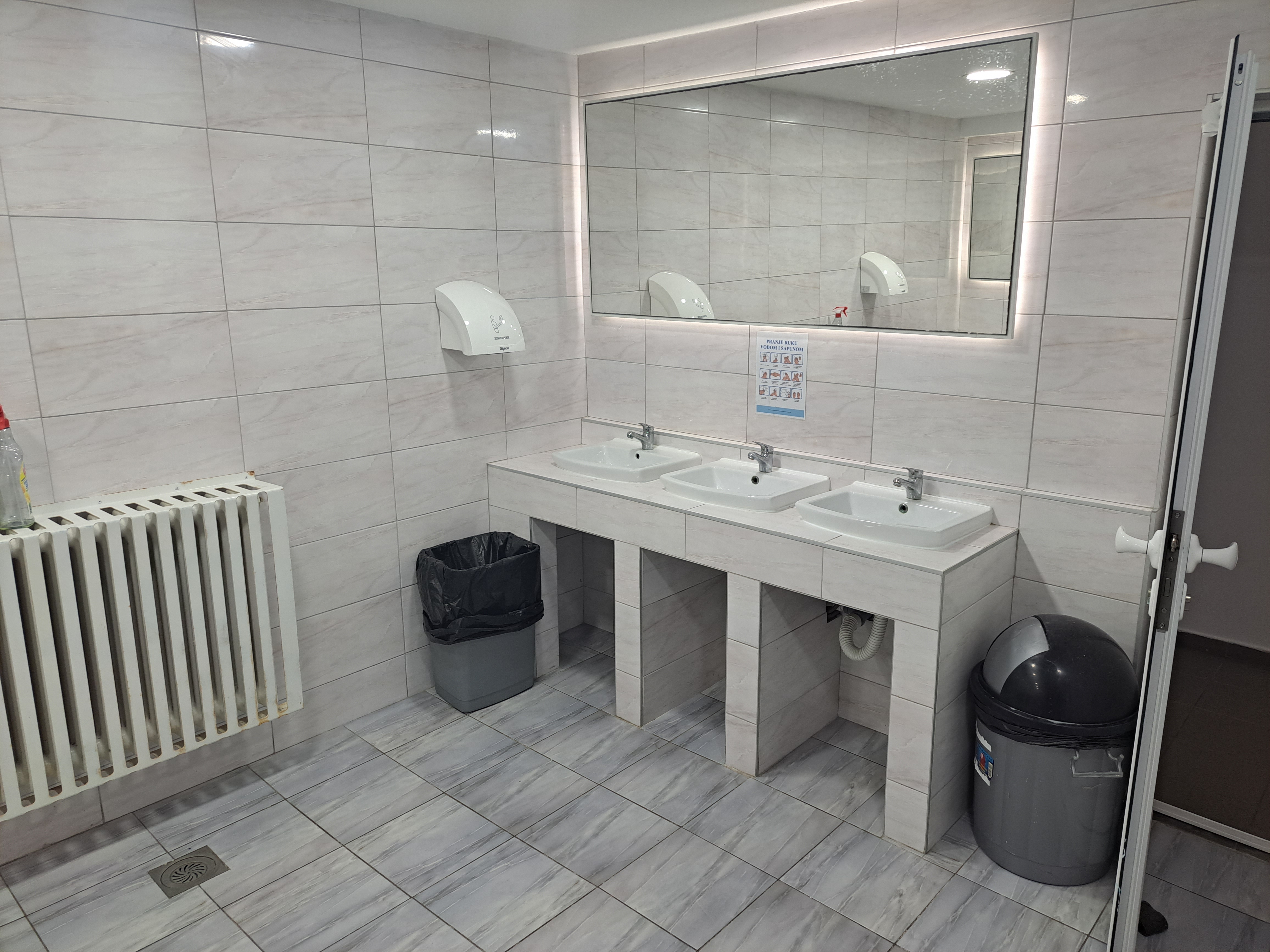 Ученичке просторије – Купатило