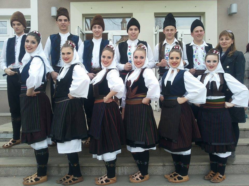 Фолклорна секција 9