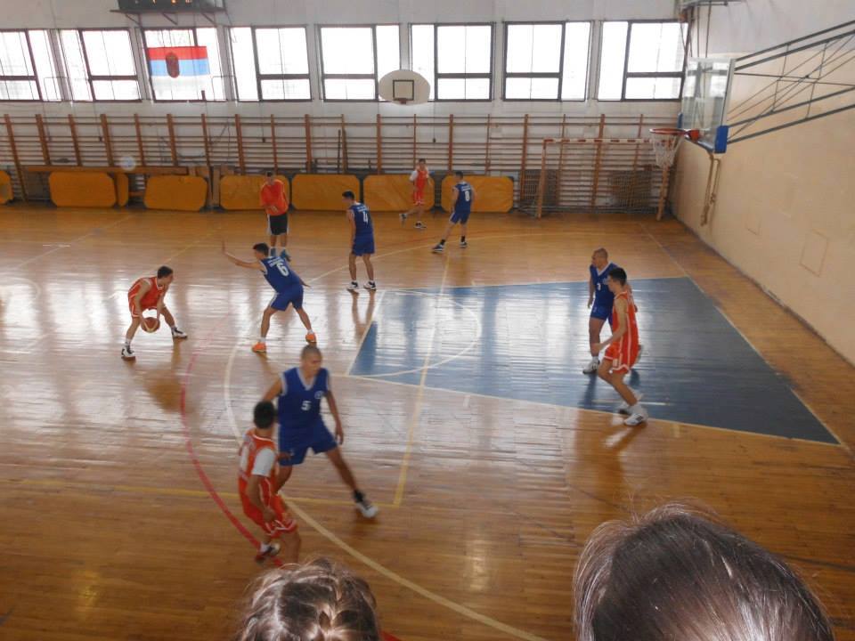 Спортска секција 32